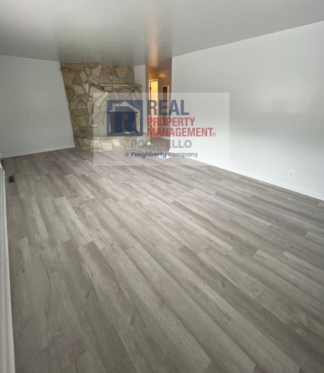 Photo - 4 Bedroom 2 Bath Home - Pet Friendly