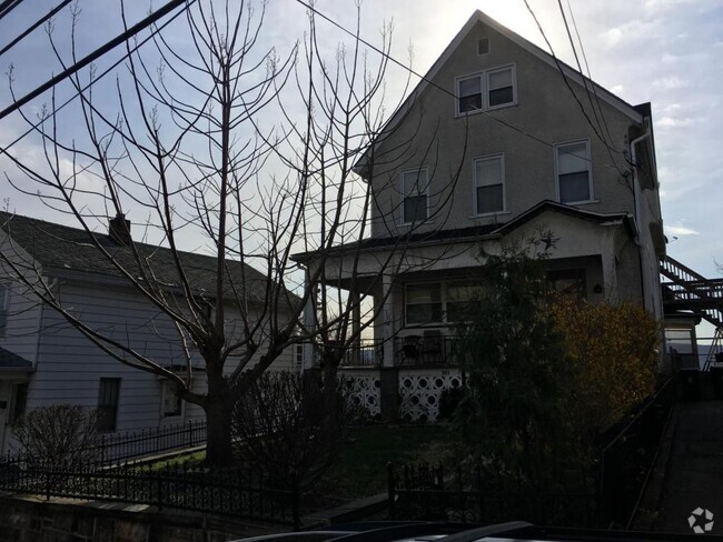 Building Photo - St. St Frances Cabrini Ave Rental