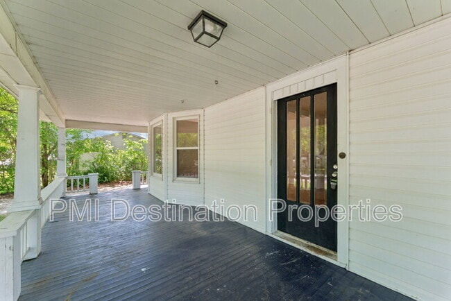 Photo - 204 Bury St