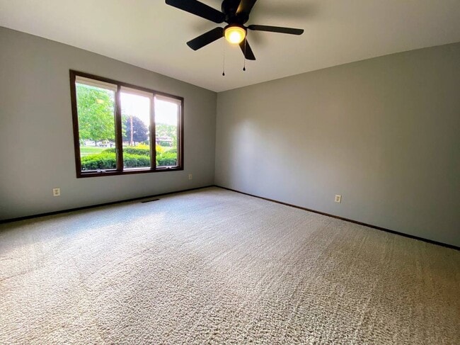 Building Photo - 117 Juniper Drive