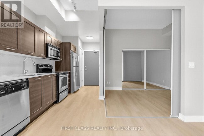 Photo - 169 Fort York Blvd Unit 216