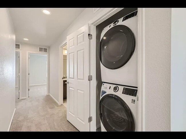 Building Photo - 6416 N Biscay St