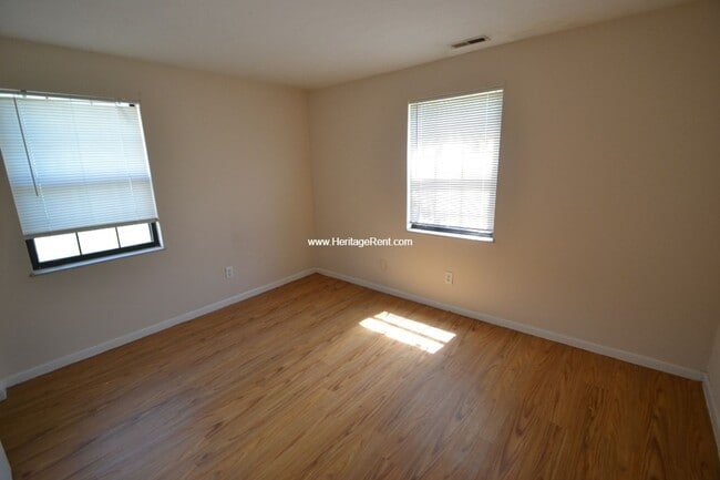 Photo - Affordable 1st floor Reading Condo with Pool Unidad B
