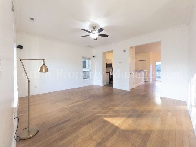 Photo - 120 S 9th St