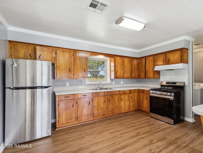 Photo - 319 W Railroad Ave
