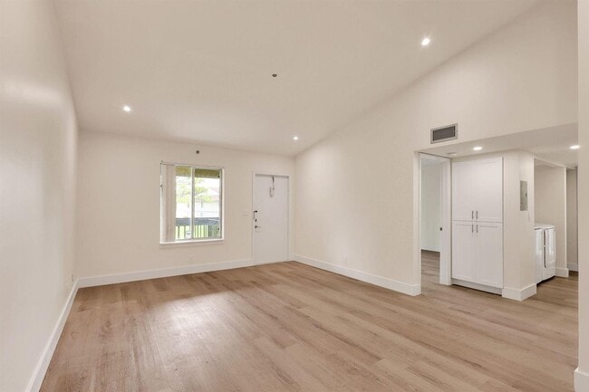 Photo - 6299 Chasewood Dr Unit G