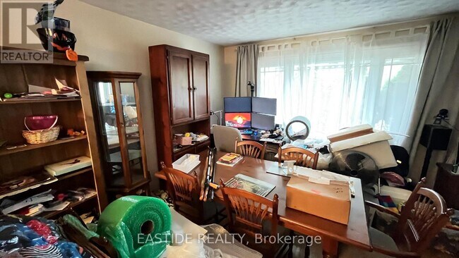 Photo - 153 Simpson Rd