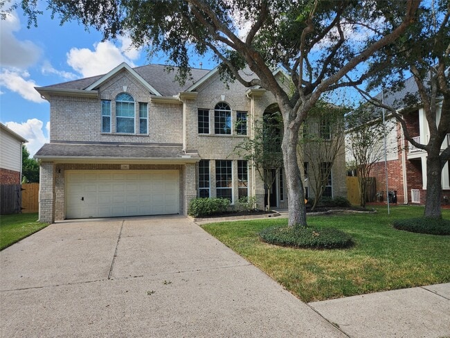 Building Photo - 716 Almond Pointe