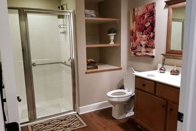 Photo - Hardwood Manor - Senior 55+