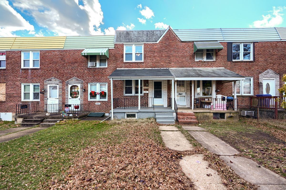 Photo - 2010 WHISTLER AVE