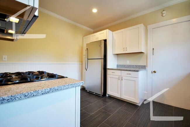 Photo - 9/1 Oversized 4BR/2BA near Oak Sq, Brighton Center