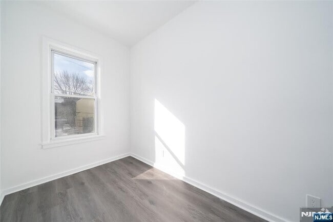 Building Photo - 10 McDougall St Unit 1 Rental