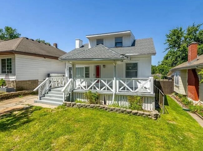 Building Photo - 112 White Ave