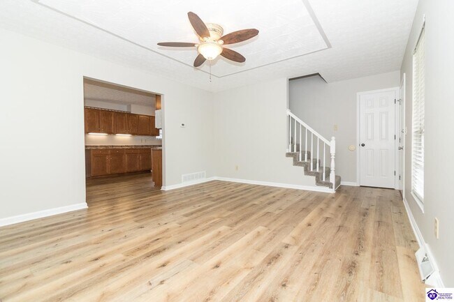 Photo - 214 Eagle Way