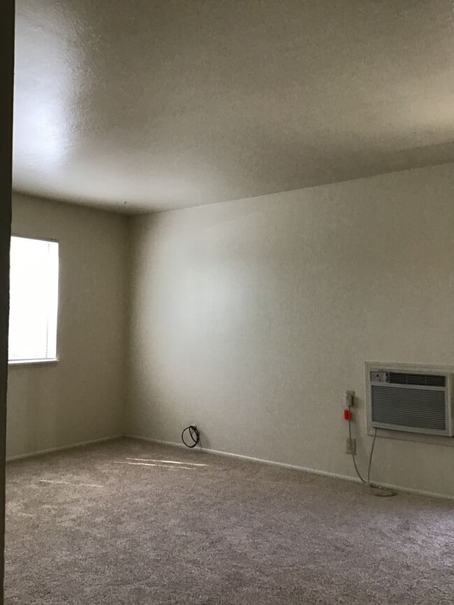 Photo - 1027 F St Unit 1