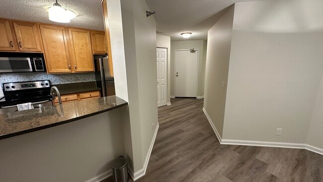 Photo - 6010 Chasewood Pky Unidad #003