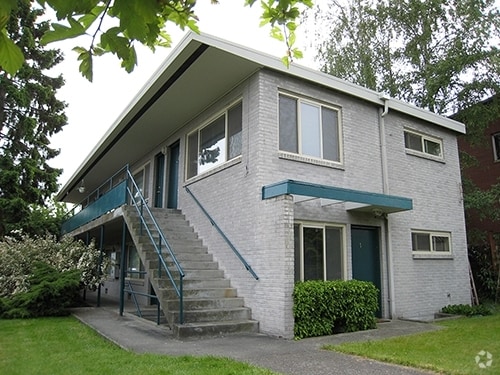 Building Photo - Burkewood Rental