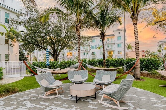 Elevado espacios de estar al aire libre hacen que sea fácil recibir invitados - Windsor 335