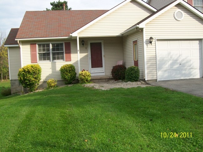 Exterior - Crystal Ridge Apartments