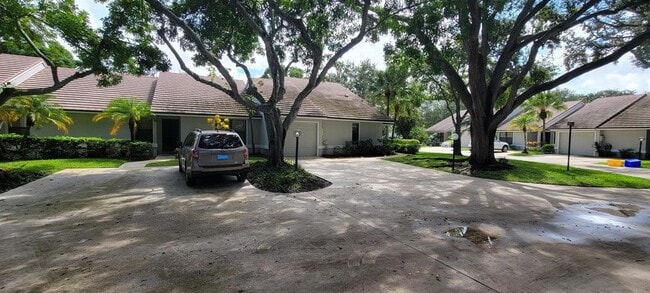 Building Photo - 701 Bannock Ln Rental