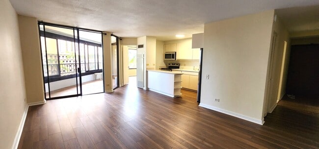 Building Photo - Newly renovated, conveniently located Discovery Bay Gem
