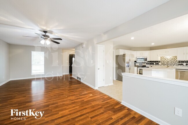 Photo - 70 Center Oak Dr