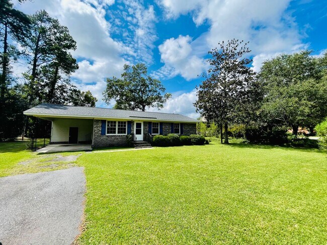 Photo - Updated and adorable rancher home in Old Conway