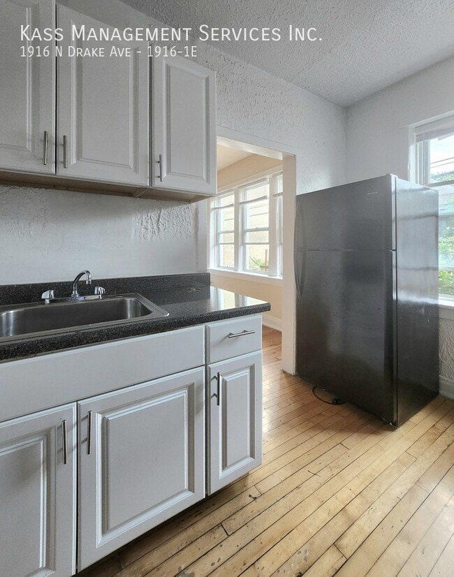 Building Photo - 1916 N Drake Ave Unit 1916-1E Rental