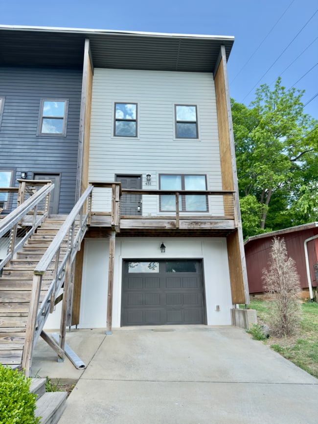 Photo - 451 N 1st St