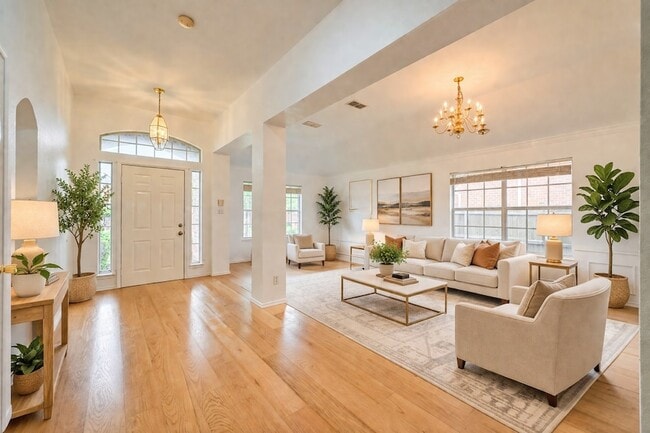 Photo - 304 Mimosa Dr