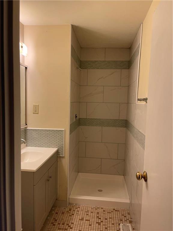 2882 Aronimink Pl Townhome Townhome Rental in Macungie PA