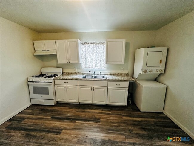 Photo - 714 S River St