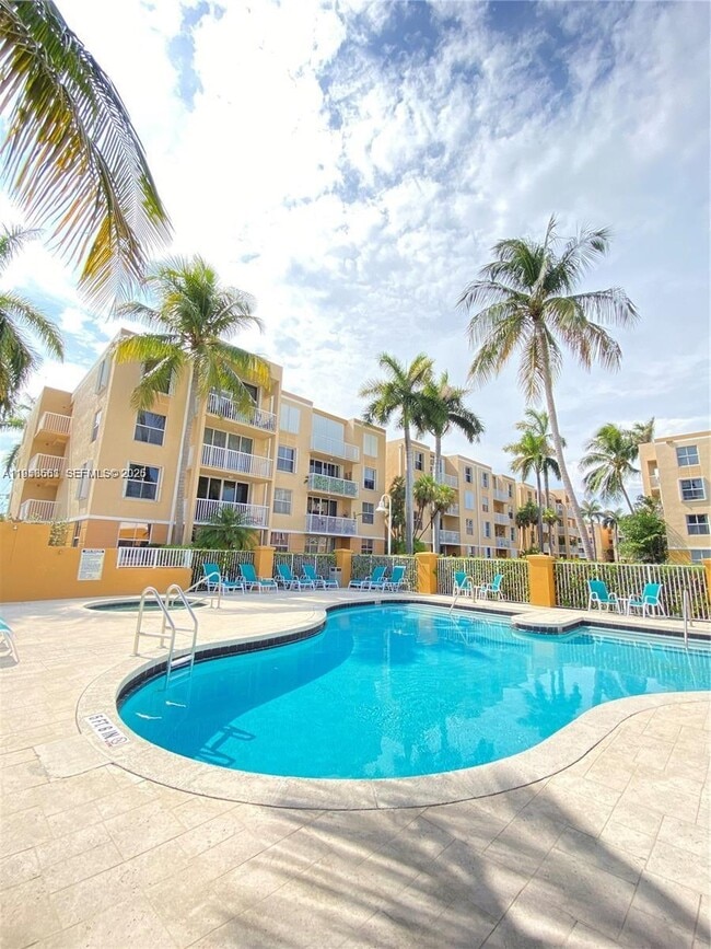 Photo - 1350 SE 3rd Ave Unidad 212