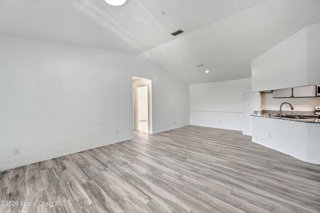 Photo - 7667 N Wickham Rd Unidad 1309