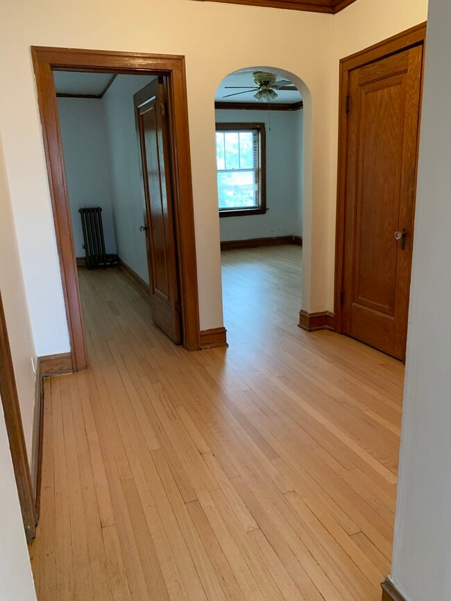 Building Photo - 1852 Grove Ave Rental