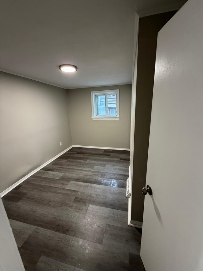 Photo - 23 Roughan St Unit 1