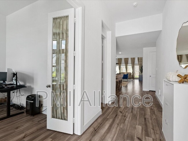 Photo - 4828 Celestial Rd