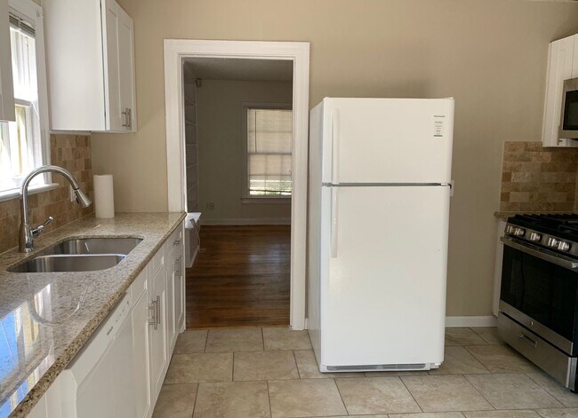 Photo - 3bed/1bath House - Two Blocks from Campus