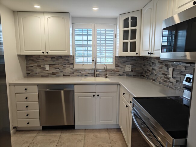 Photo - 410 Wilma Cir Unit 306