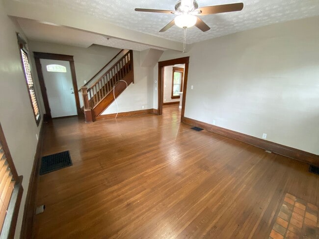 Photo - 165 E Tompkins St Unit 165