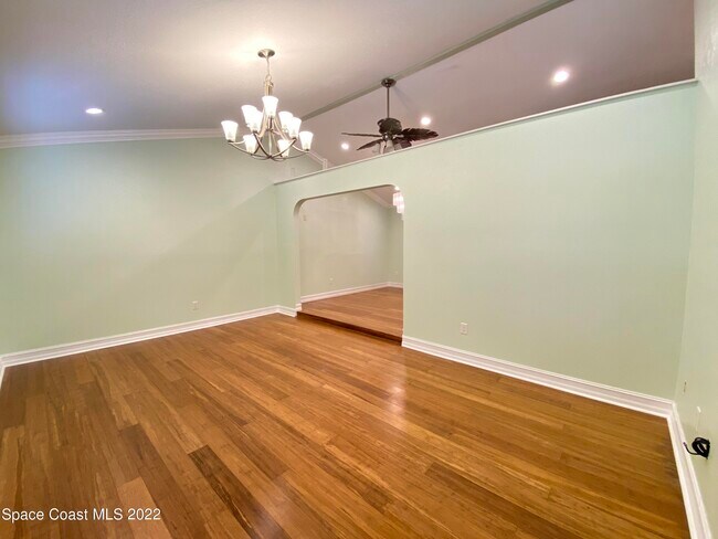 288 Coral Way W
