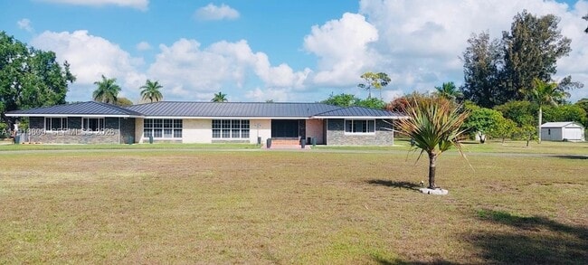 Building Photo - 29325 SW 182nd Ave