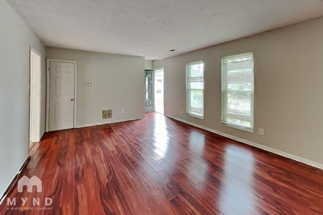 Photo - 785 Edenton Ct