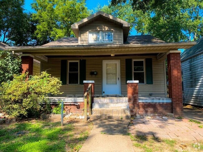 Building Photo - 1413 S Harlan Ave Rental