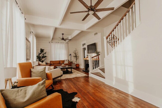 Building Photo - 3728 Homan Ave Unit ID1352453P