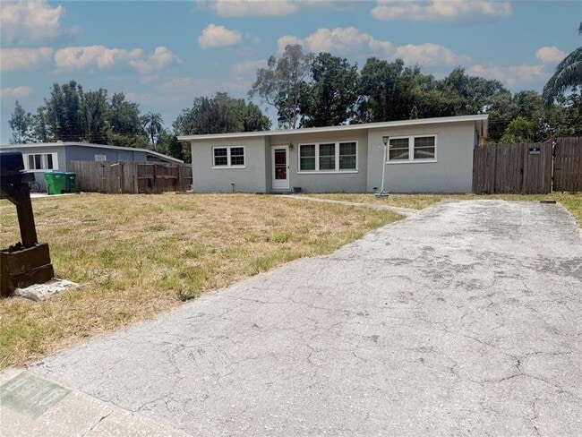Building Photo - 8916 Narcissus Ave