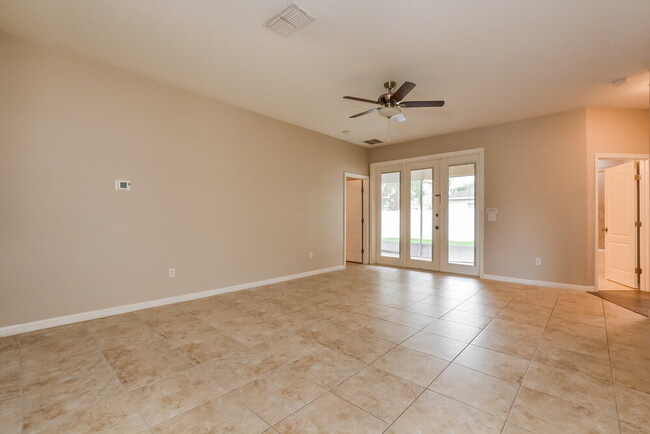 Photo - 136 Adoncia Way