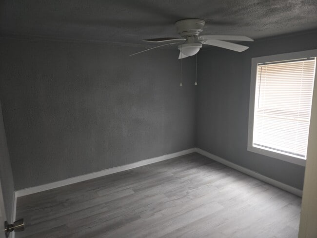 Photo - 1701 Boney St