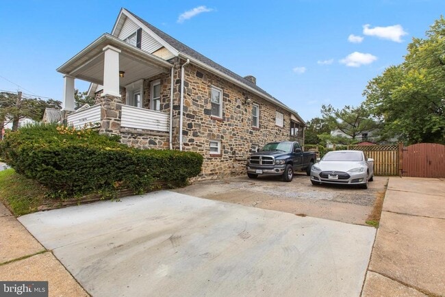 Photo - 1141 Ingleside Ave