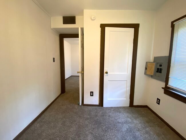 Photo - 25 N 44th St
